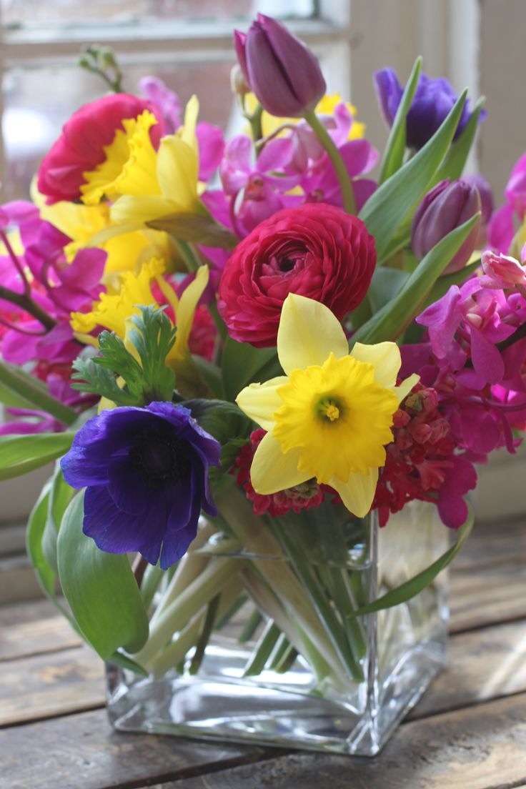 Mixed Spring Bouquet - 4 Week Subscription